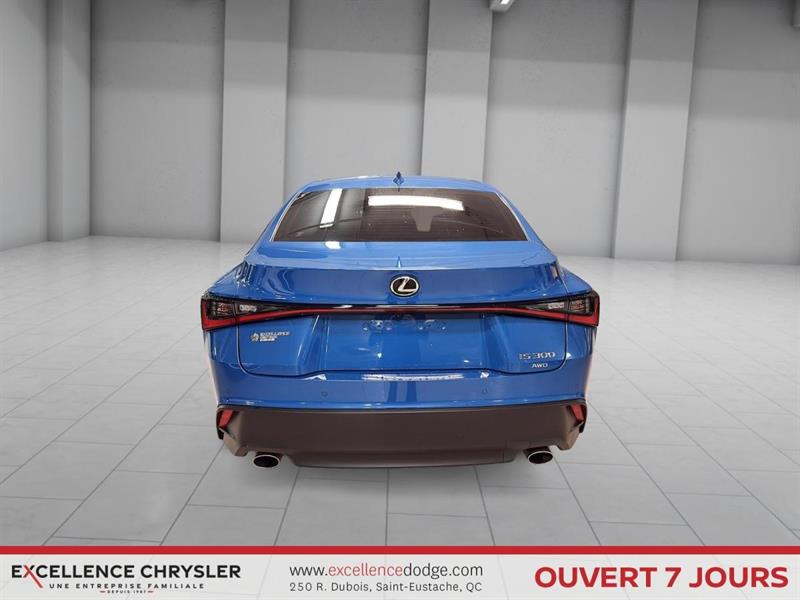 lexus IS 300 2022 - 10