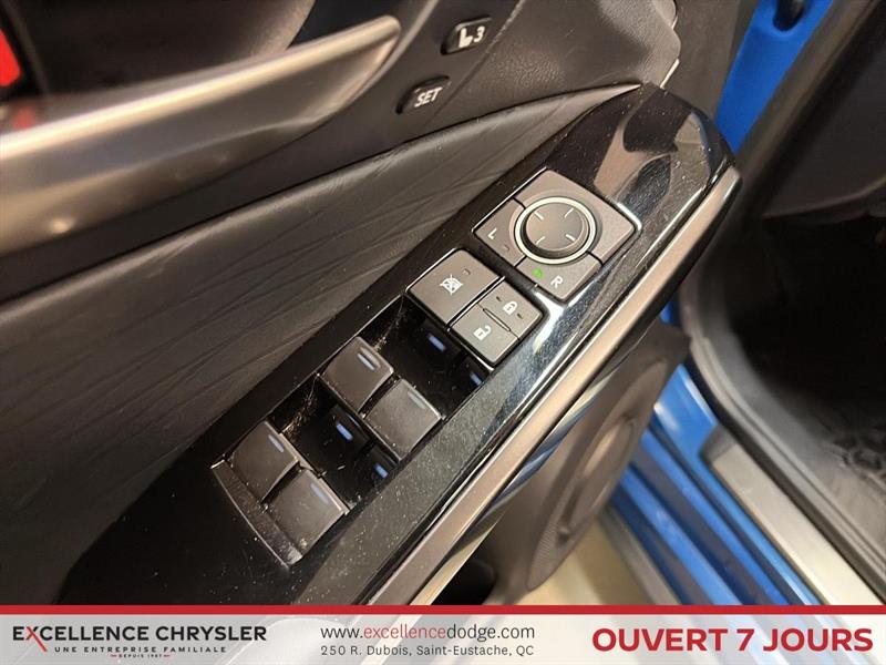 lexus IS 300 2022 - 15