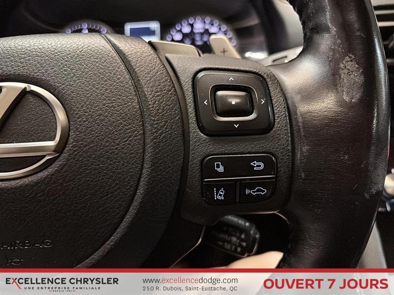 lexus IS 300 2022 - 20