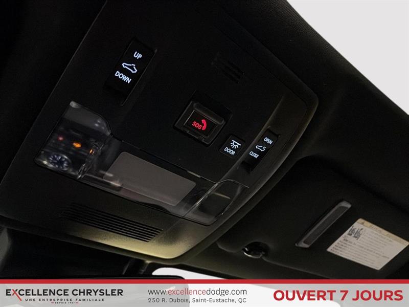 lexus IS 300 2022 - 26