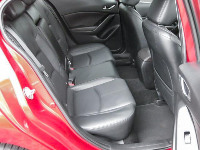 mazda Mazda3 2018 - 24