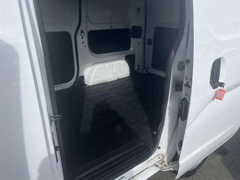 nissan Cargo 2020 - 10