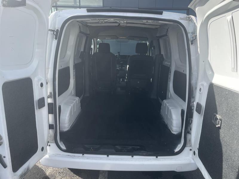 nissan Cargo 2020 - 12