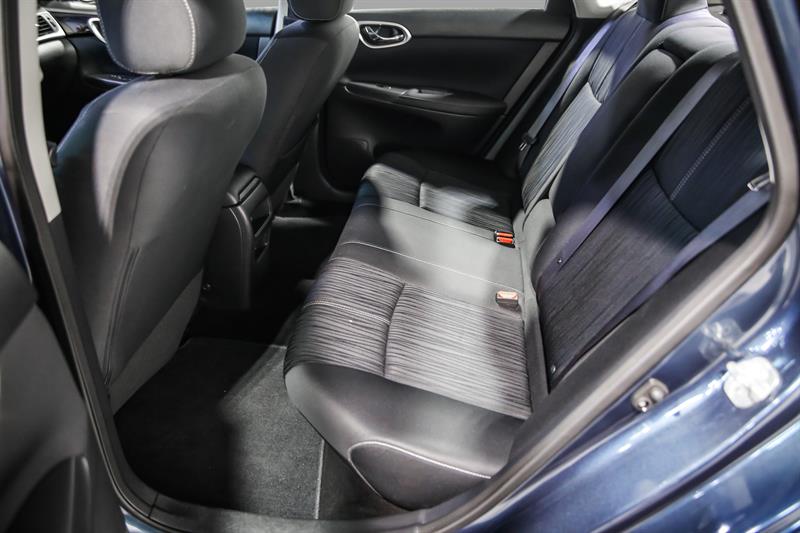 nissan Sentra 2017 - 24