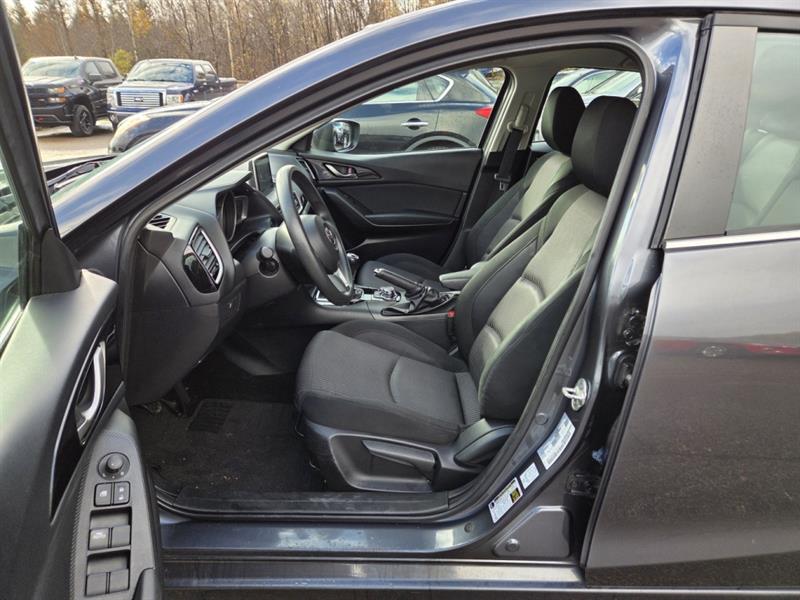 mazda Mazda3 2015 - 11