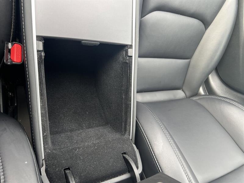 tesla Model 3 2023 - 25