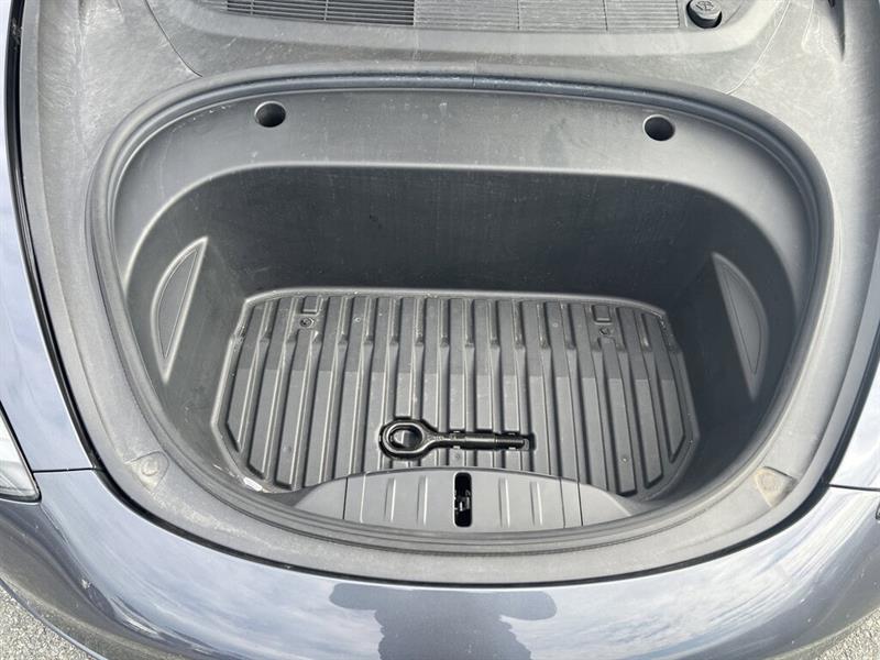 tesla Model 3 2023 - 27