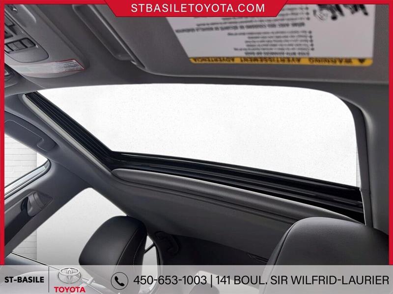 toyota Camry SE HYBRIDE 2023 - 24