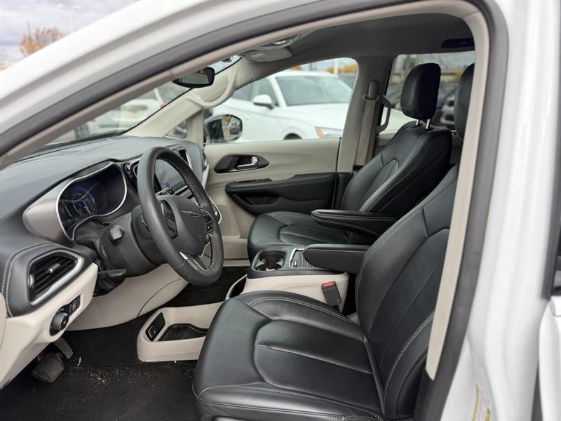 chrysler Pacifica 2024 - 11