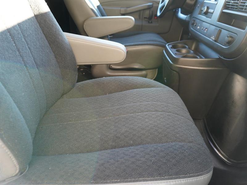 gmc Savana Cargo Van 2023 - 8