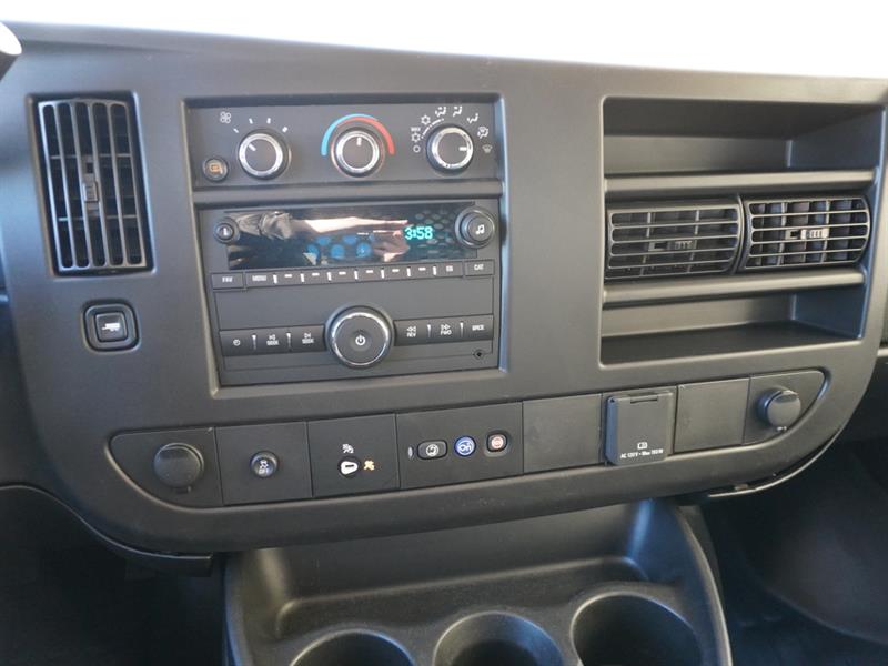 gmc Savana Cargo Van 2023 - 14