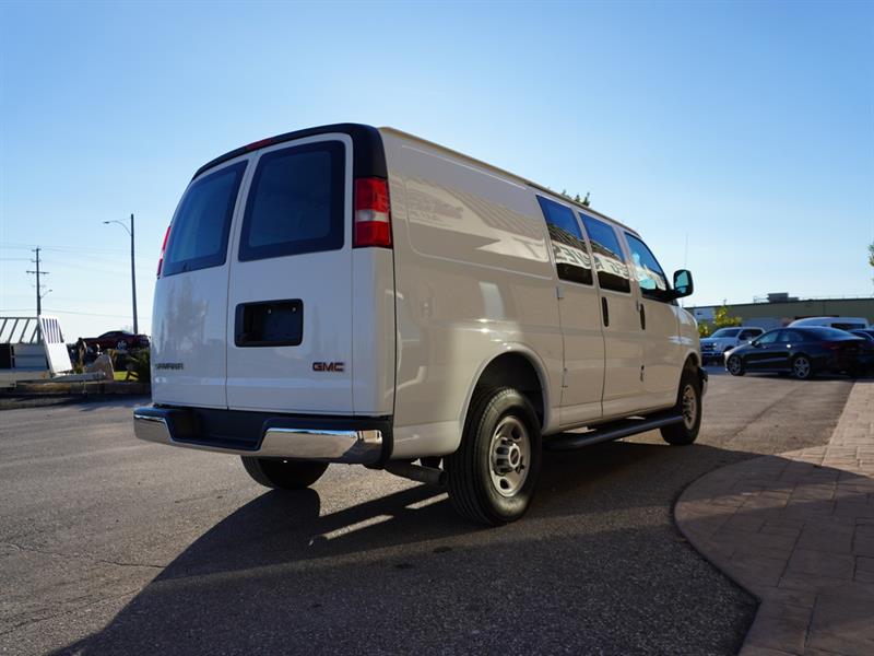 gmc Savana Cargo Van 2023 - 19