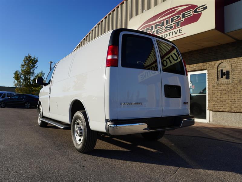gmc Savana Cargo Van 2023 - 21