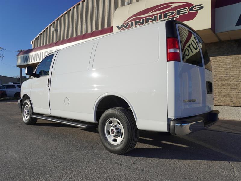 gmc Savana Cargo Van 2023 - 23
