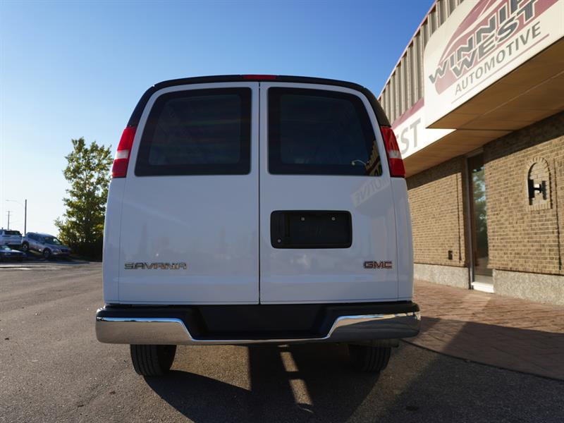 gmc Savana Cargo Van 2023 - 26