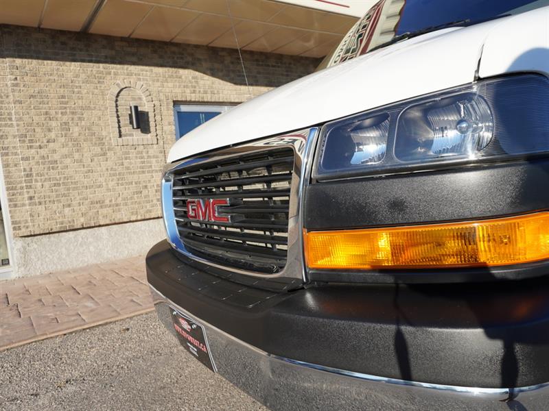 gmc Savana Cargo Van 2023 - 29