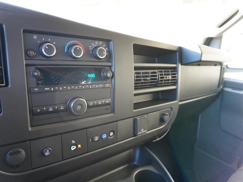 gmc Savana Cargo Van 2023 - 30