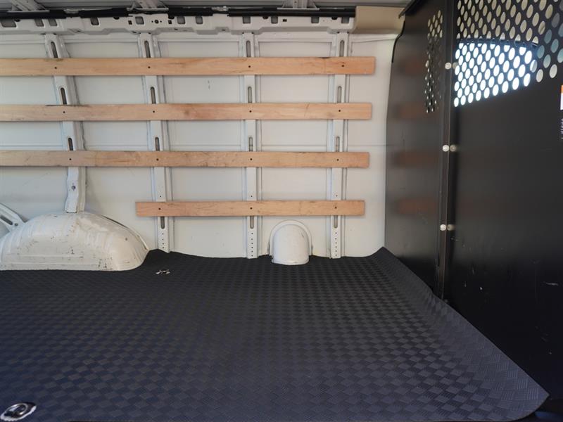 gmc Savana Cargo Van 2023 - 38