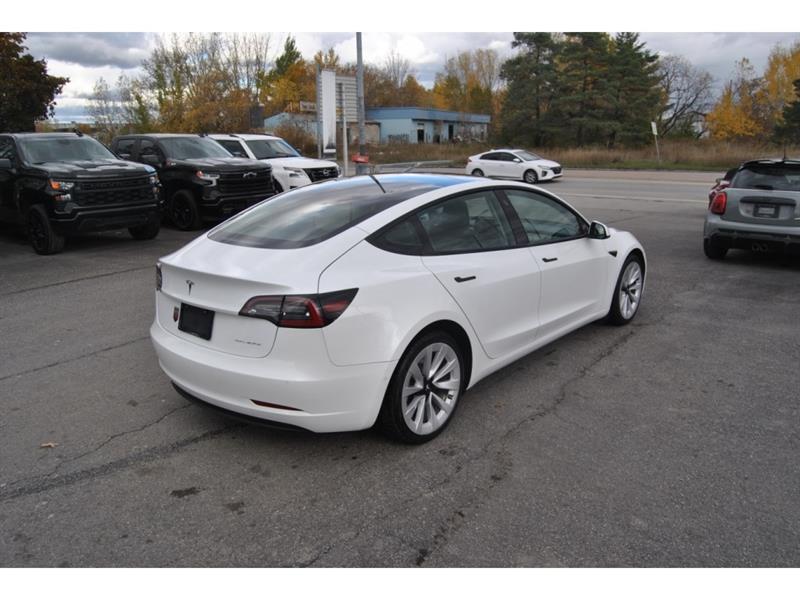 tesla Model 3 2022 - 5