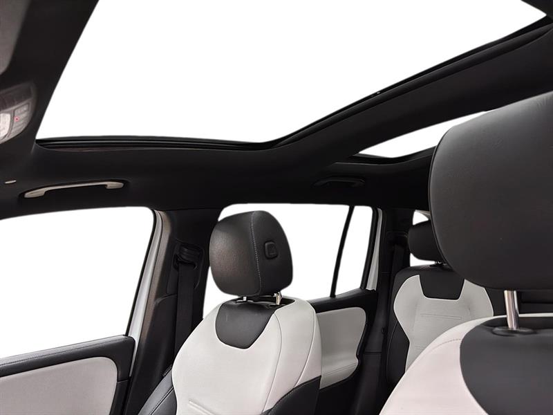 mercedes-benz GLB 2022 - 11