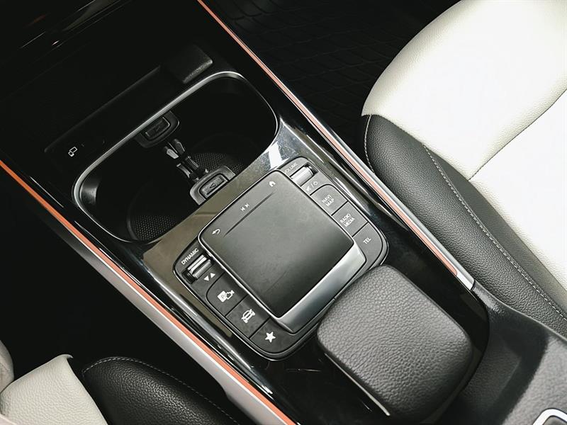 mercedes-benz GLB 2022 - 18