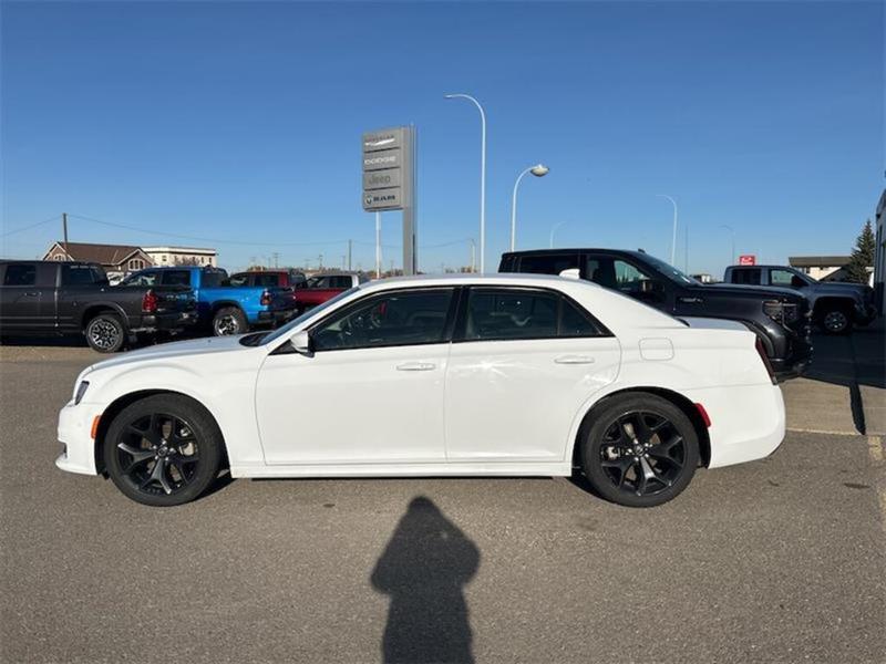 chrysler 300 2022 - 2