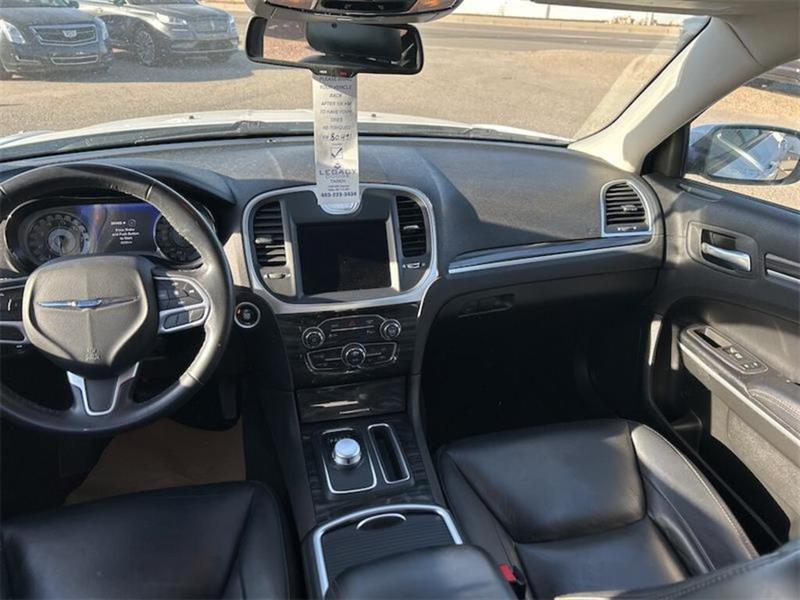 chrysler 300 2022 - 12