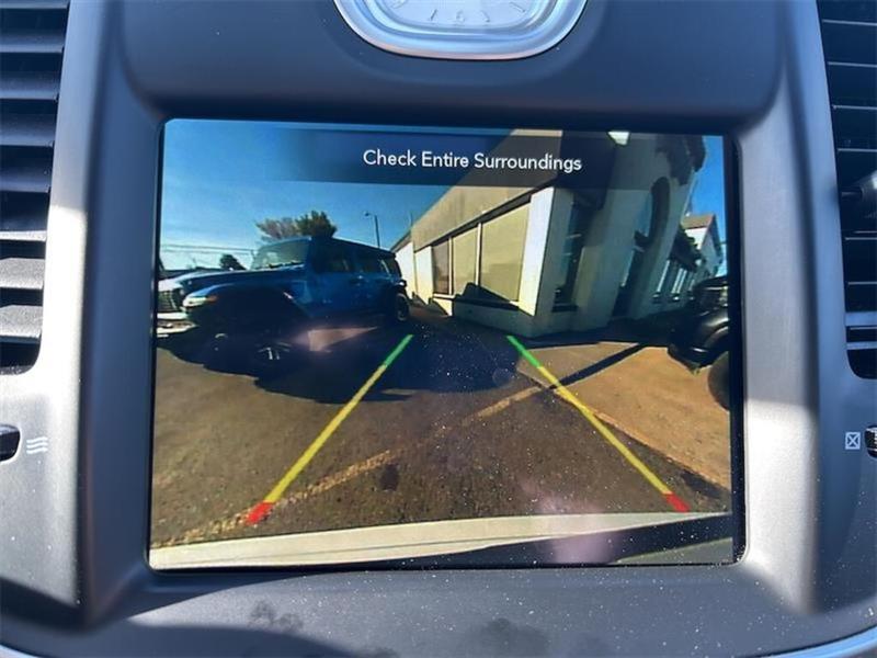 chrysler 300 2022 - 26