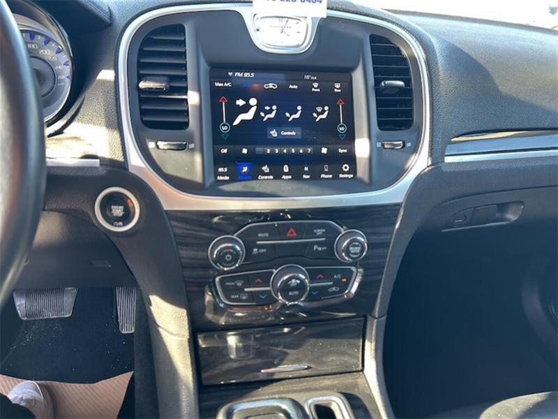 chrysler 300 2022 - 36