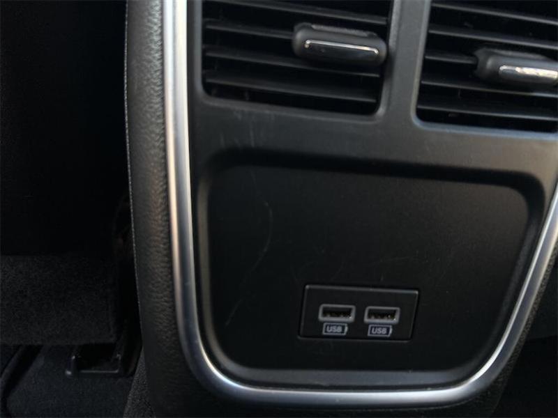 chrysler 300 2022 - 39