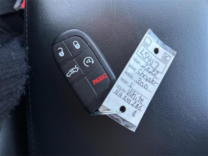 chrysler 300 2022 - 40