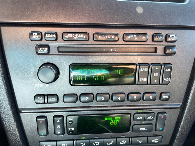 ford Thunderbird 2005 - 17