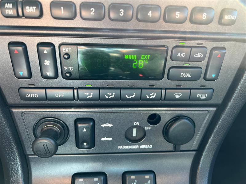 ford Thunderbird 2005 - 18