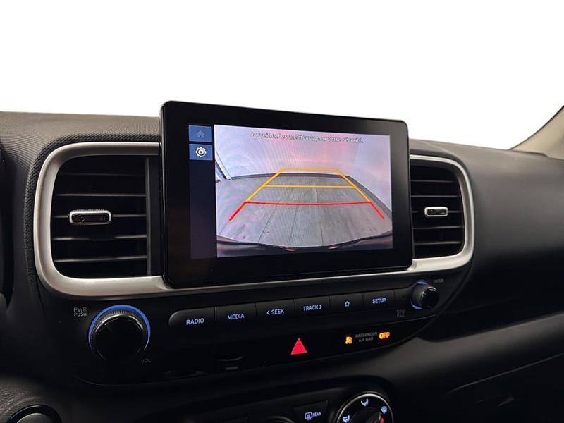 hyundai Venue 2023 - 25