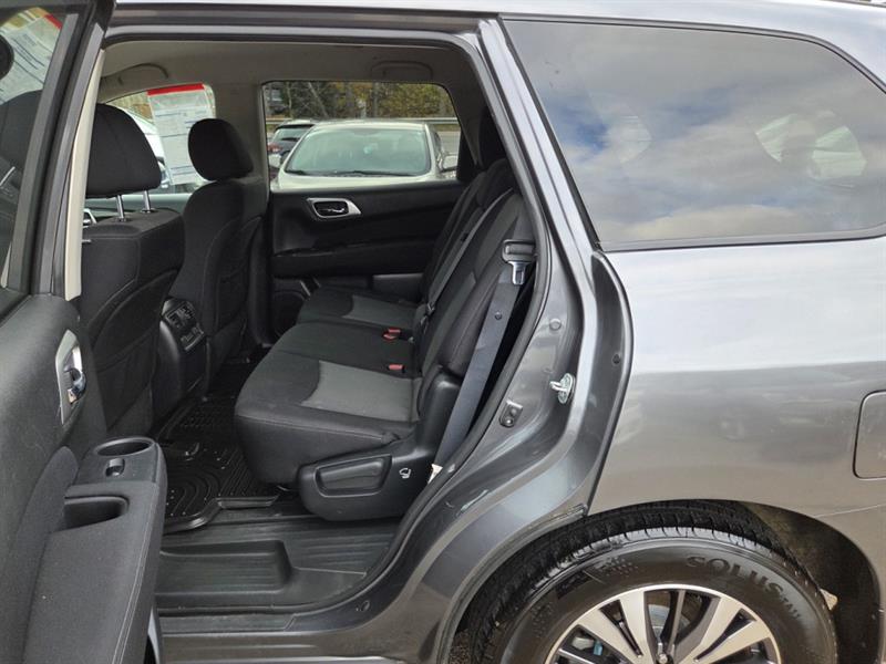 nissan Pathfinder 2017 - 13