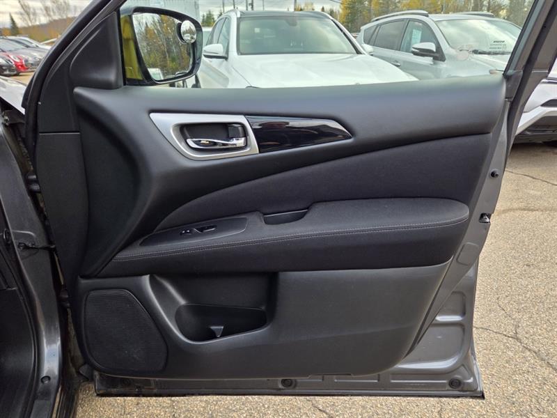 nissan Pathfinder 2017 - 25