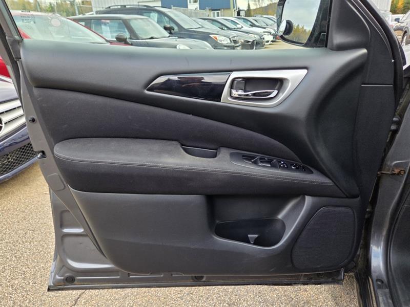 nissan Pathfinder 2017 - 28