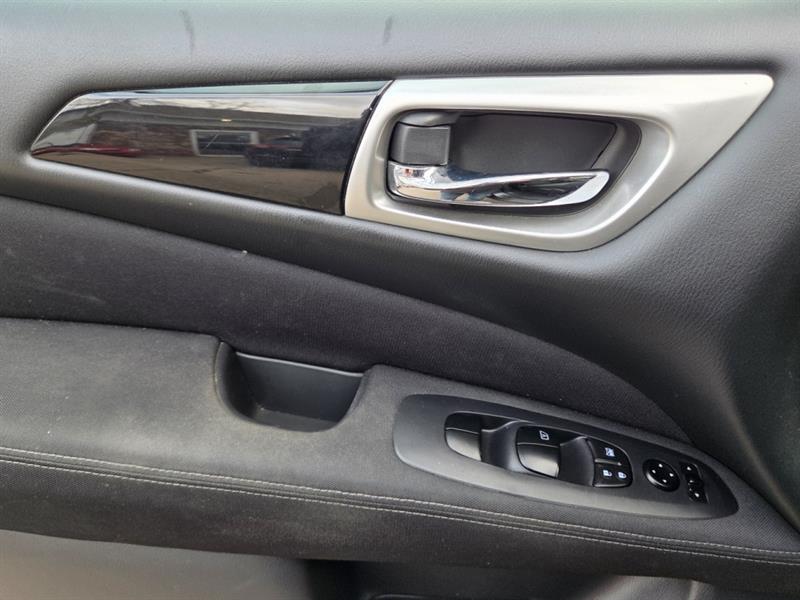 nissan Pathfinder 2017 - 29