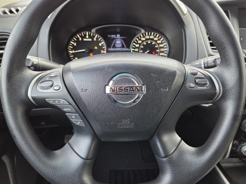 nissan Pathfinder 2017 - 32