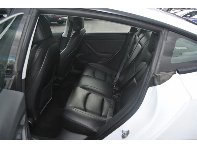 tesla Model 3 2022 - 10