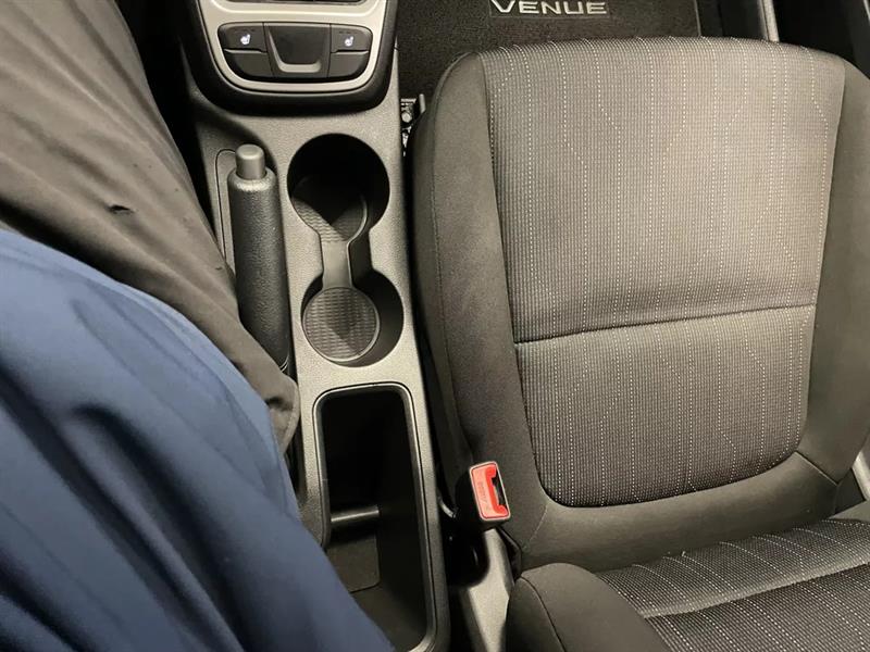 hyundai Venue 2023 - 21