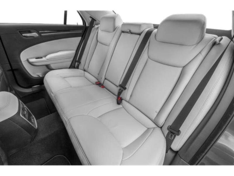 chrysler 300 2023 - 5