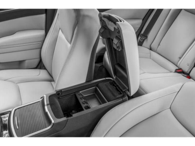 chrysler 300 2023 - 12