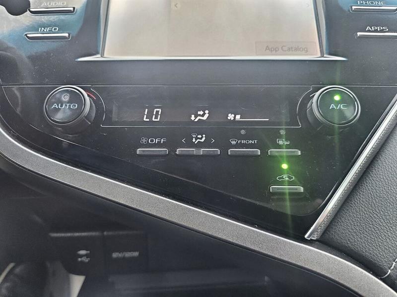 toyota Camry 2018 - 16