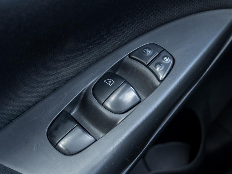 nissan Sentra 2019 - 13