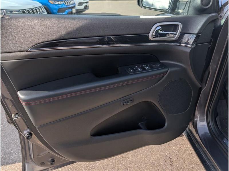 jeep Grand Cherokee 2017 - 11