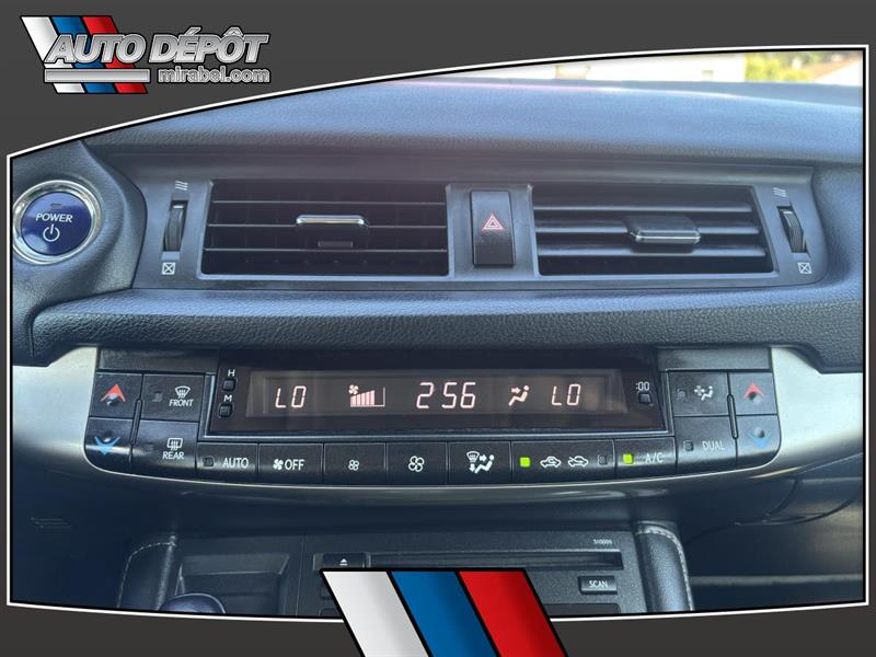 lexus CT 200h 2017 - 13