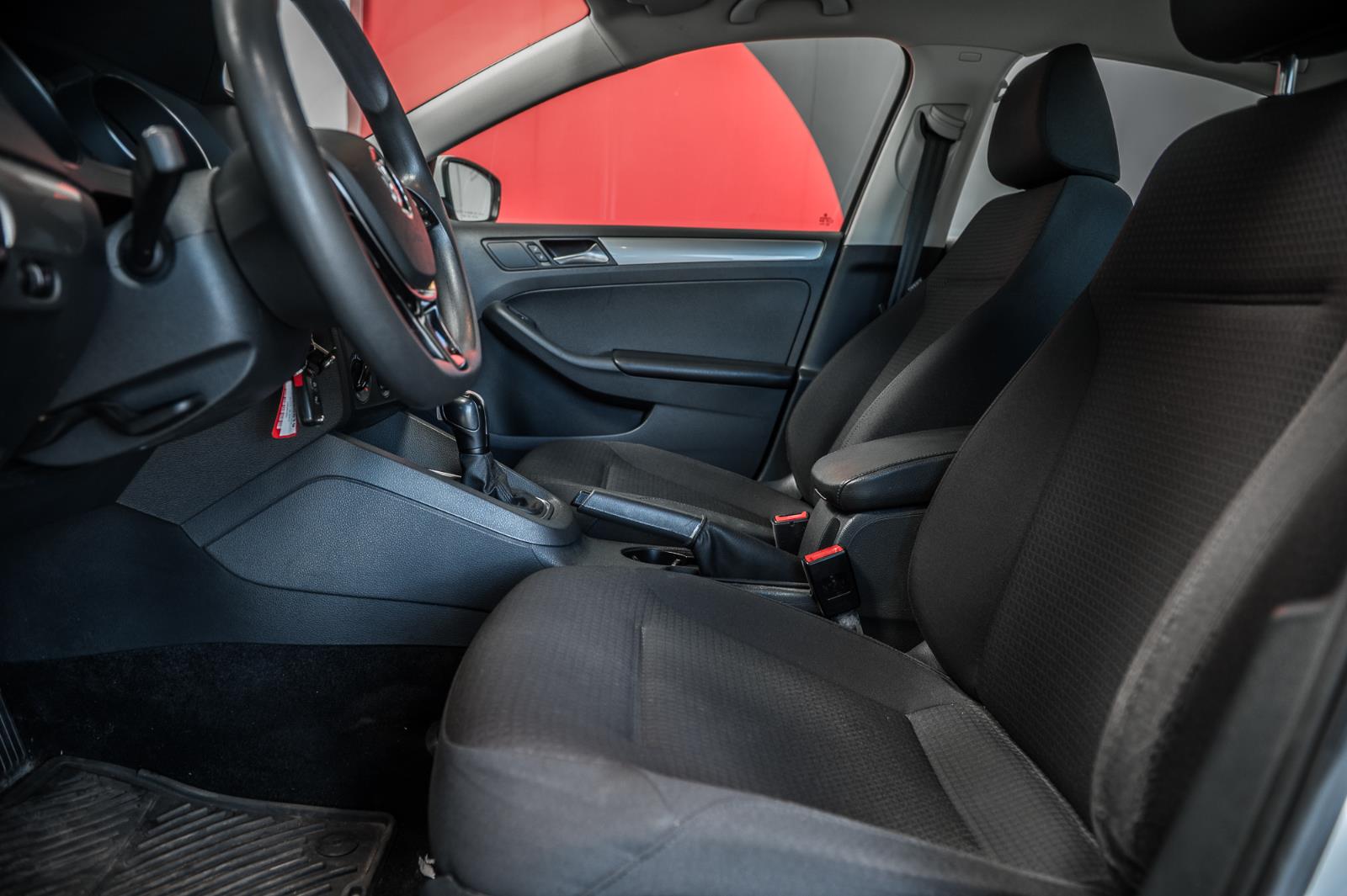 volkswagen Jetta Sedan 2016 - 13