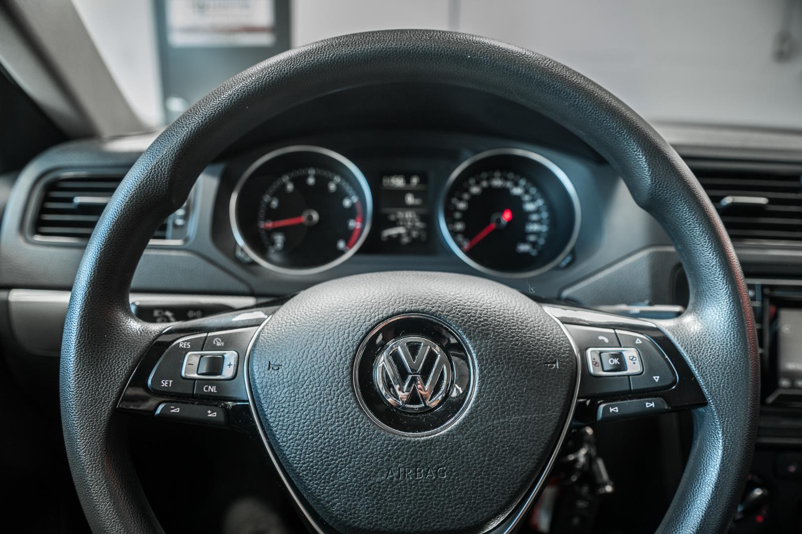 volkswagen Jetta Sedan 2016 - 15