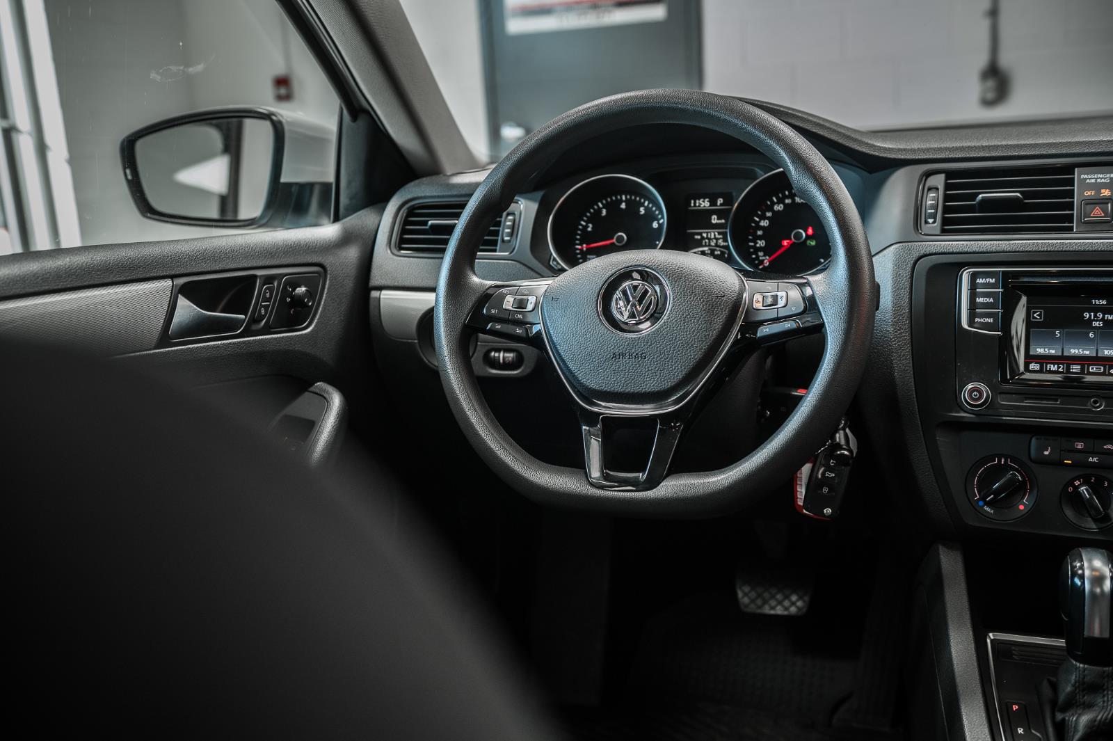 volkswagen Jetta Sedan 2016 - 23